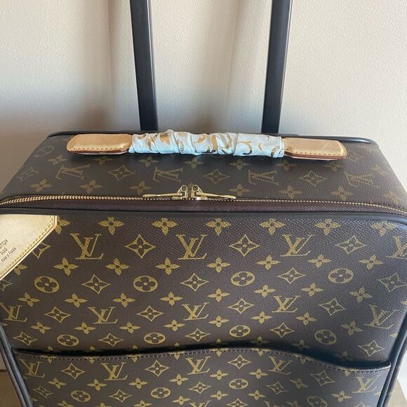 Authentic Louis Vuitton pegase 55 monogram - Picture 2 of 9